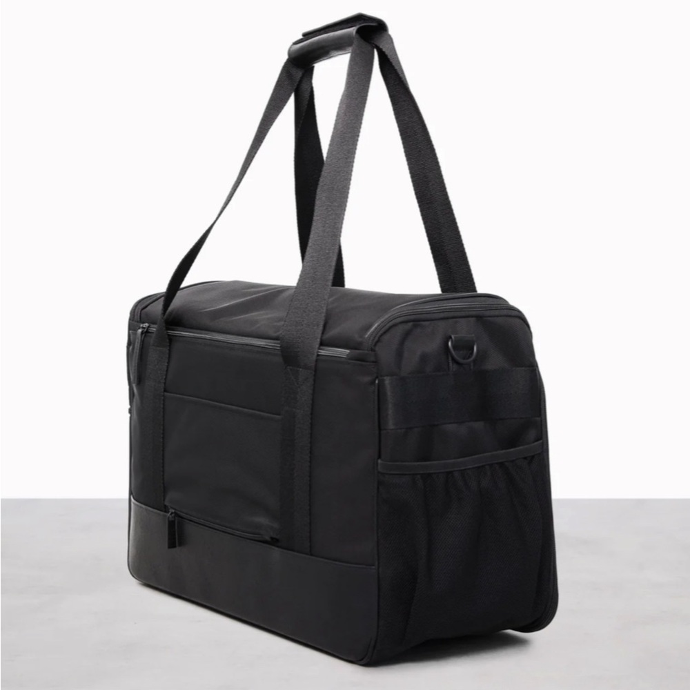 BEIS - The Hanging Duffle in Black